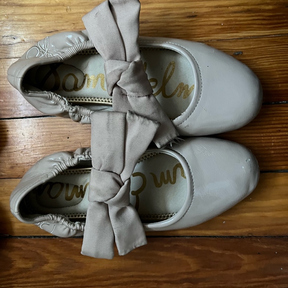 Sam Edelman Girls Cream Ballet Flats